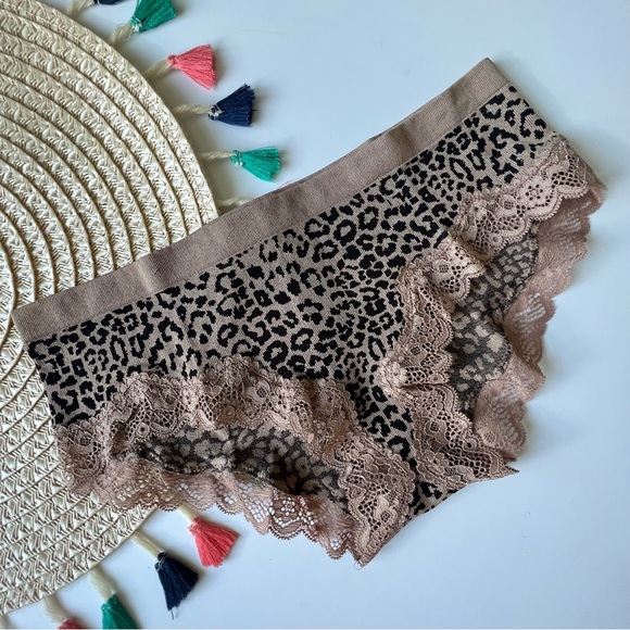 Victoria’s Secret Seamless Rib Hiphugger Panty Leopard Medium NEW - Picture 4 of 4